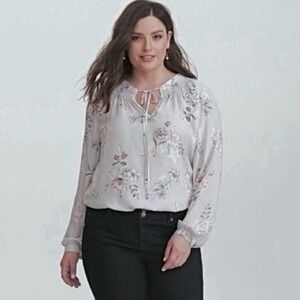 Torrid Gray/Lilac Floral Gathered Keyhole Neckline Peasant Tunic Blouse Top